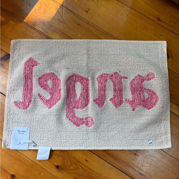 NWT Urban Outfitters Angel Bath Mat - Picture 9 of 9